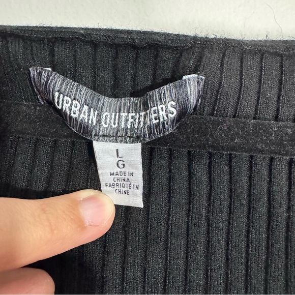 🖤 Urban Outfitters Out From Under “Jojo” Cropped Cardigan Black Ribbed Knit 🖤 - Picture 3 of 5